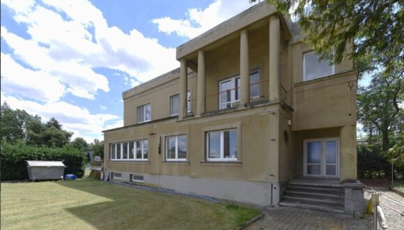 Collection of properties in Prague – Uhříněves