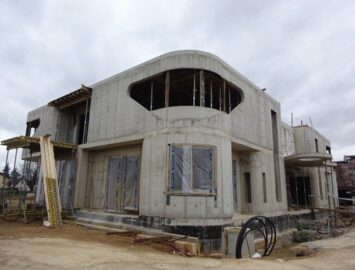 Residential building, building land