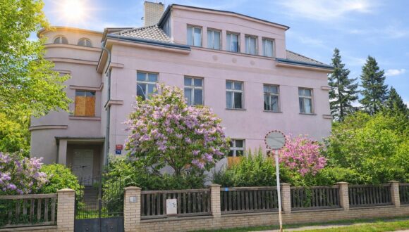 Vila Praha - Strašnice
